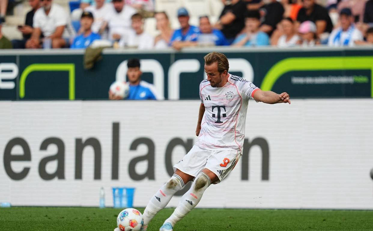 赛前预测关于德甲冲刺阶段走向成谜；费耶诺德战术微调；气氛紧张；年轻球员得到机会的信息