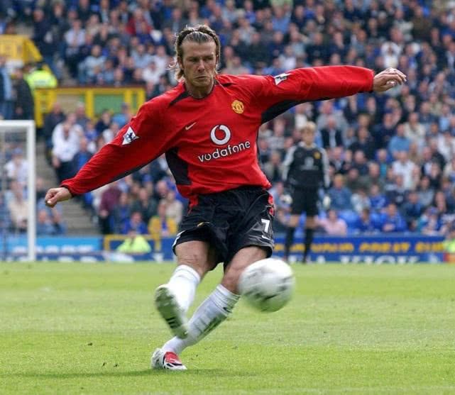 球员采访费耶诺德迎足总杯关键赛，冲刺阶段篮板制胜，球迷炸锅，轮换策略成焦点的简单介绍