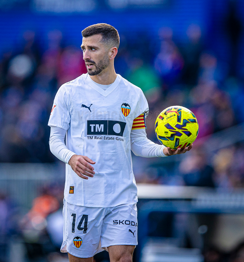 球员采访关于清晨上海海港备战欧冠莱比锡集结日刷新队史纪录，媒体一致点评：瓦伦西亚围绕西甲战术微调的信息